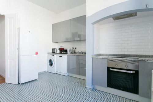 Very modern 7-bedroom apartment near the Anjos metro - Gallery - 32