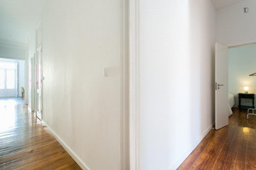 Very modern 7-bedroom apartment near the Anjos metro - Gallery - 24