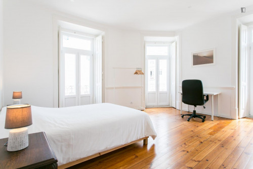 Large and bright 8-bedroom apartment in Anjos