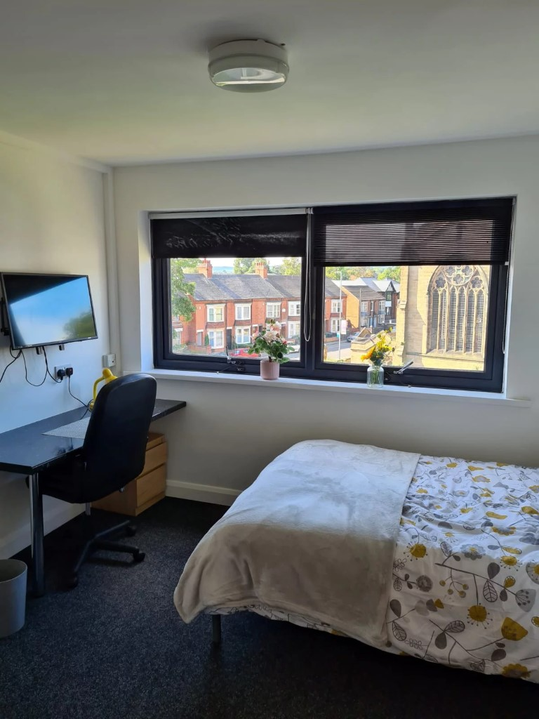  En-Suite Room  -  The Carlton Building  - Gallery -  5