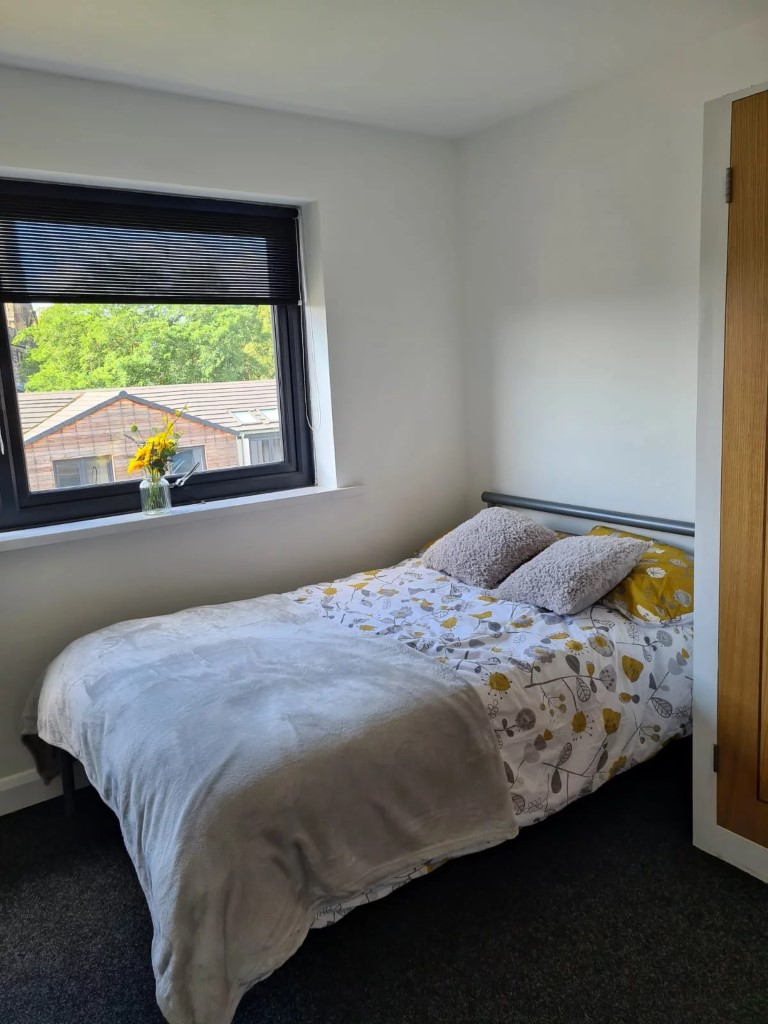  En-Suite Room  -  The Carlton Building  - Gallery -  1