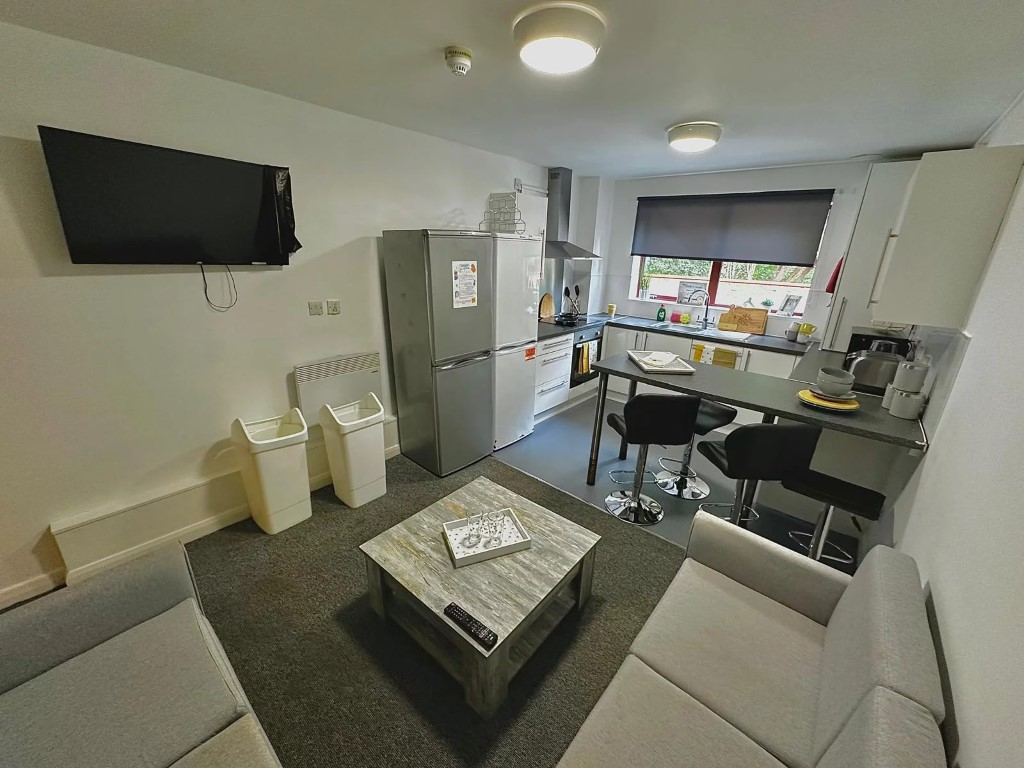 En-Suite Room  -  The Carlton Building  - Gallery -  2