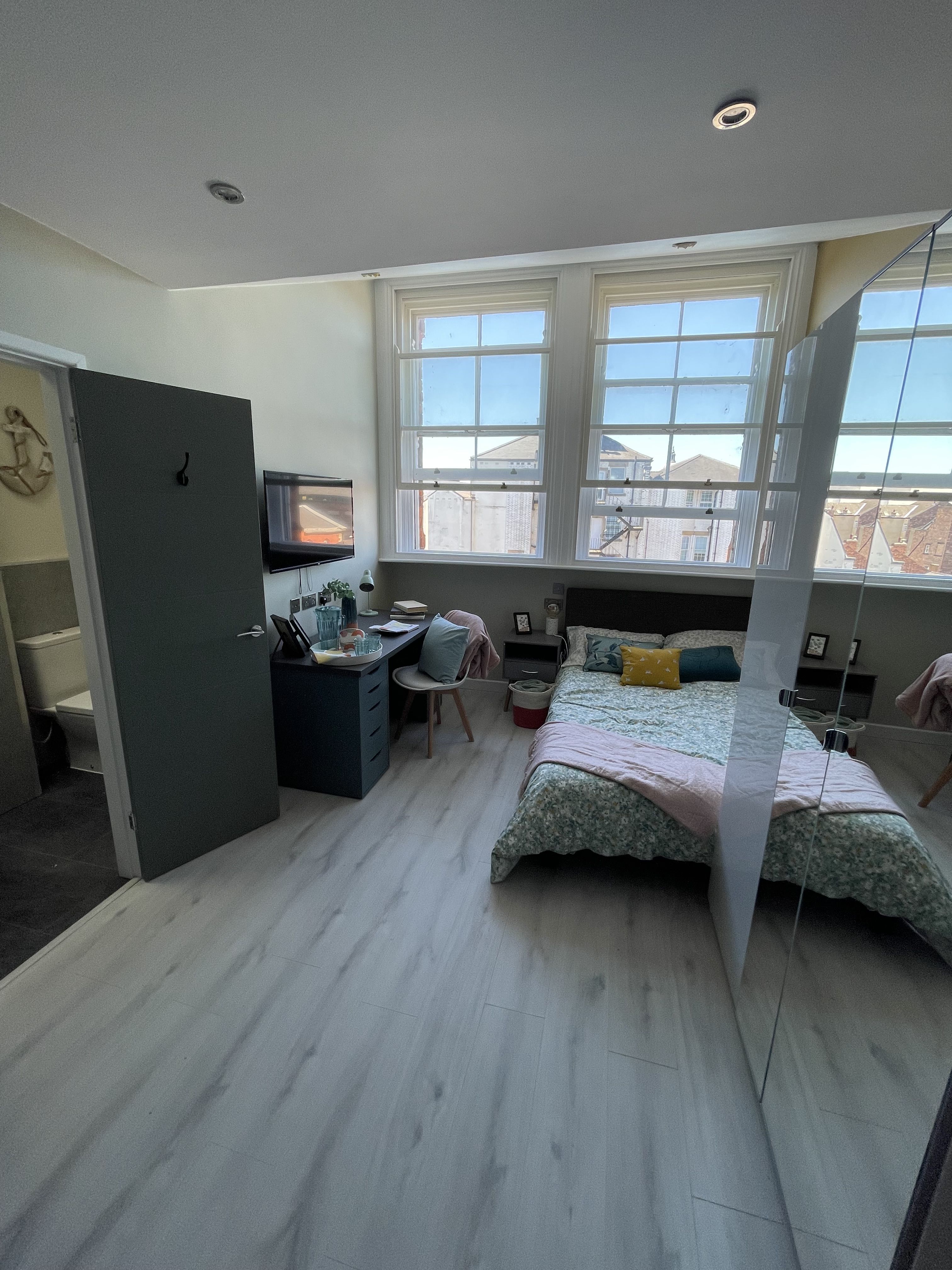  Superior Studio  -  The Carlton Building  - Gallery -  1