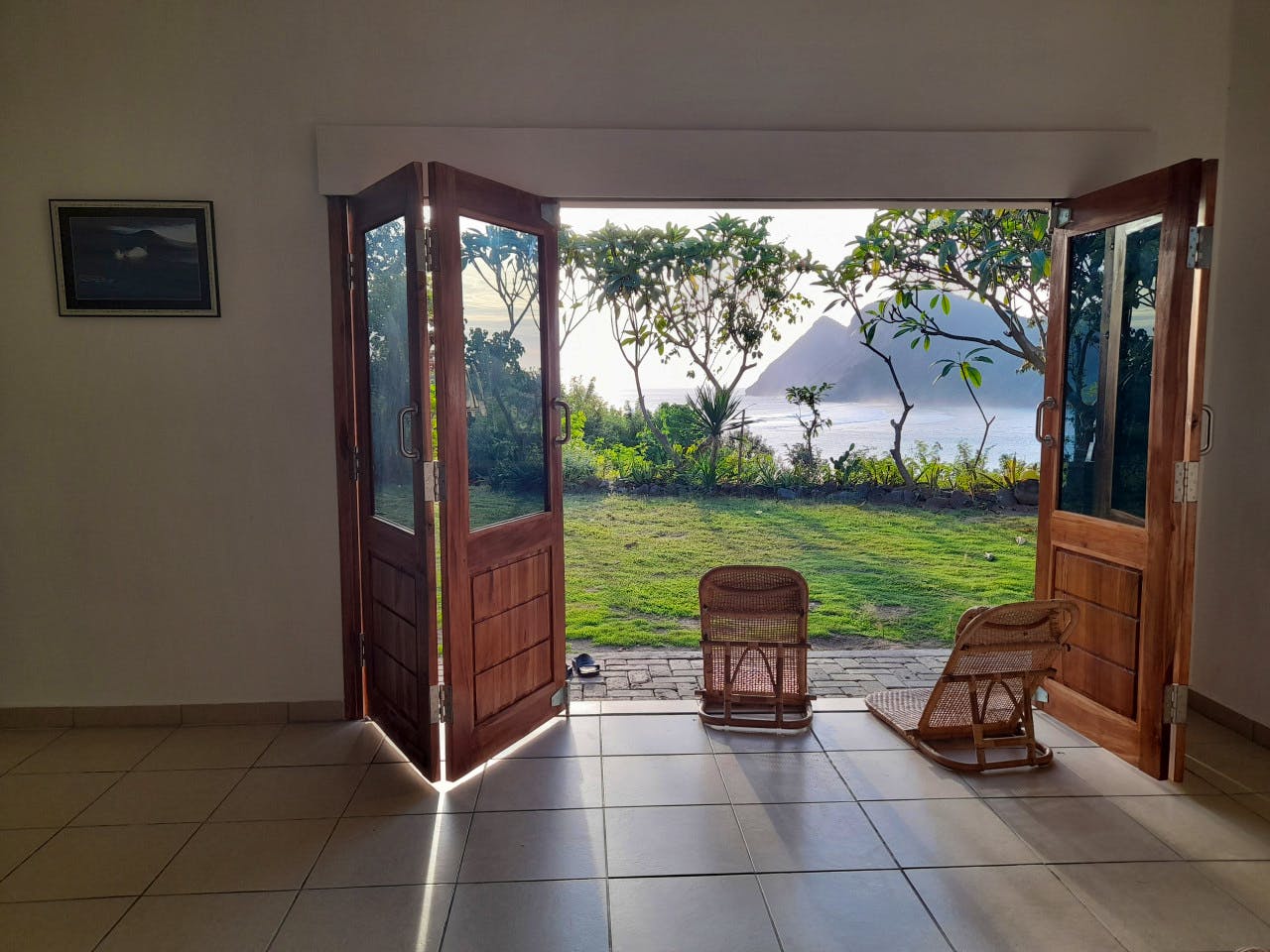 Ocean View Room - Remote Quiet Villa w/ Coworking + Terrace + Yoga - Gallery - 10