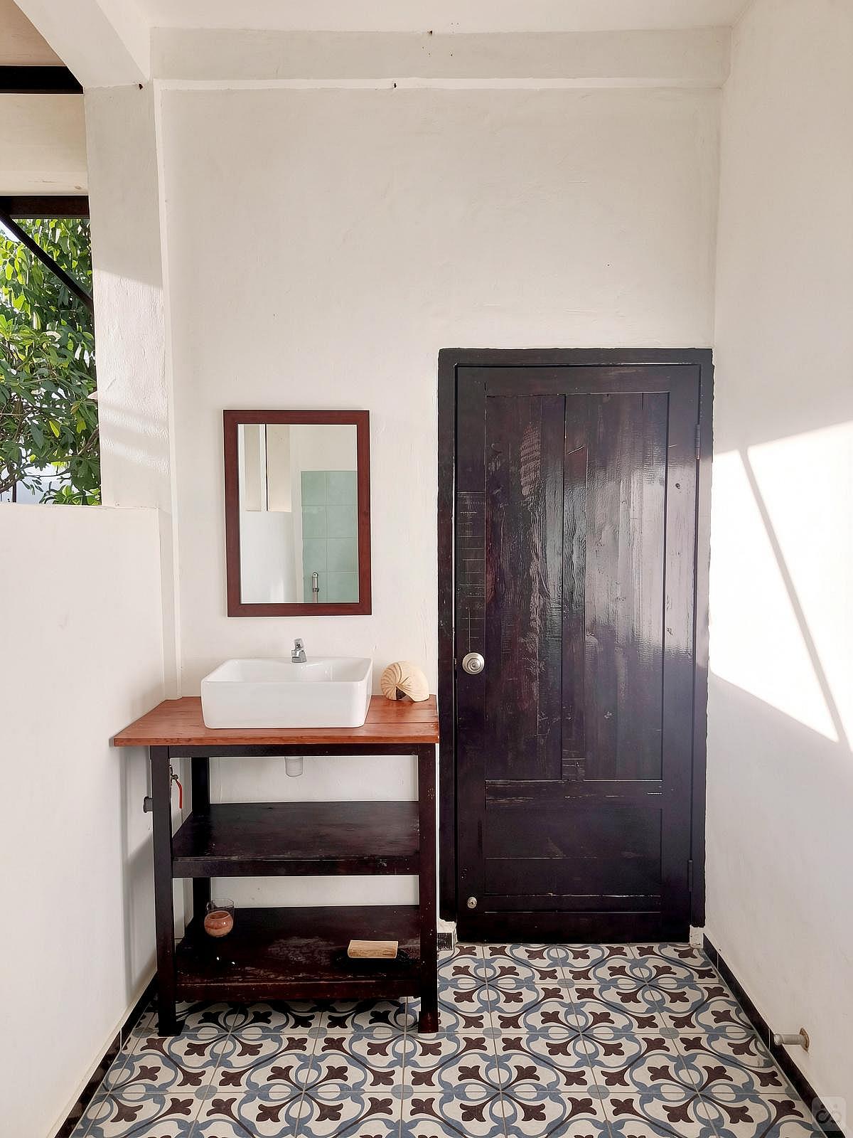 Ocean View Room - Remote Quiet Villa w/ Coworking + Terrace + Yoga - Gallery - 1