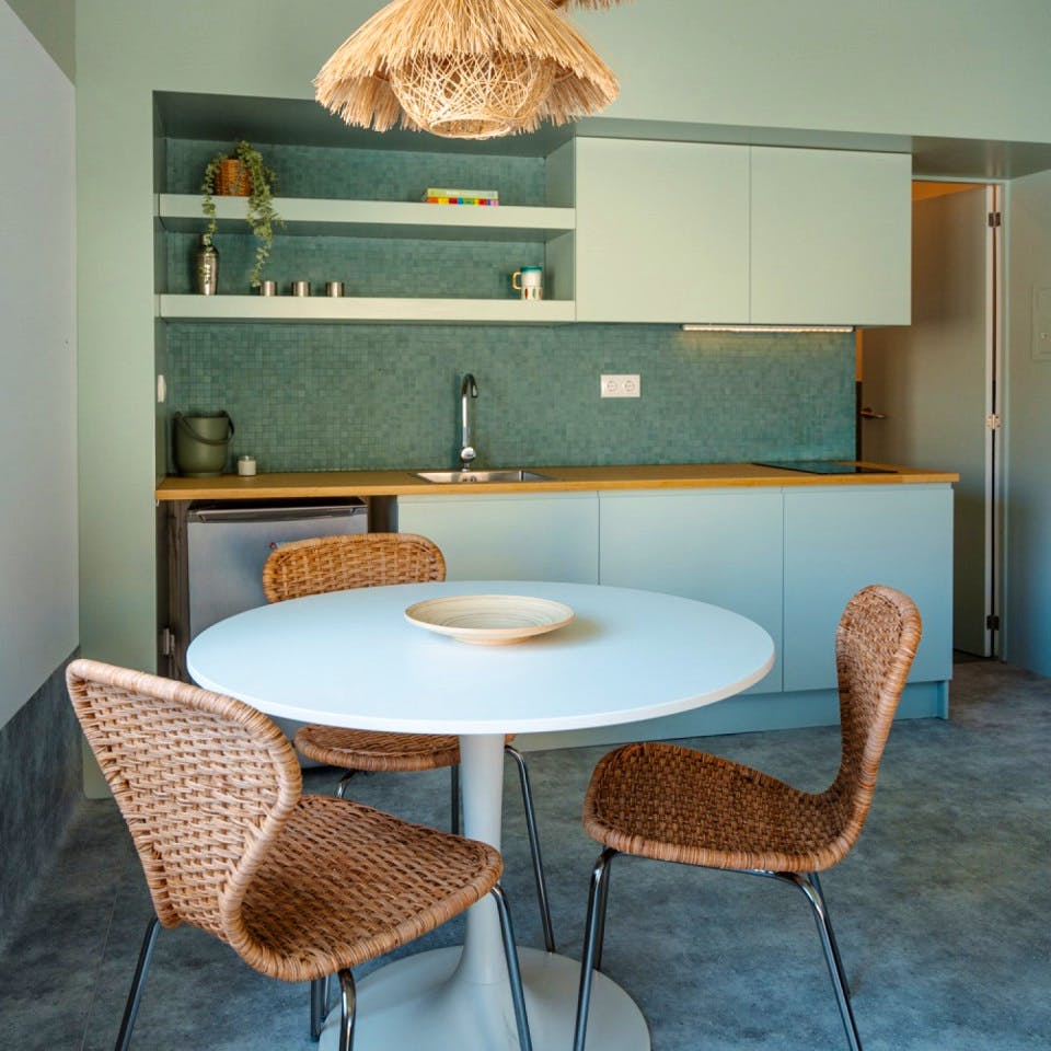 Studio - Coastal Coliving Retreat with Surfing & Wellness in Charming Esmoriz - Gallery - 5