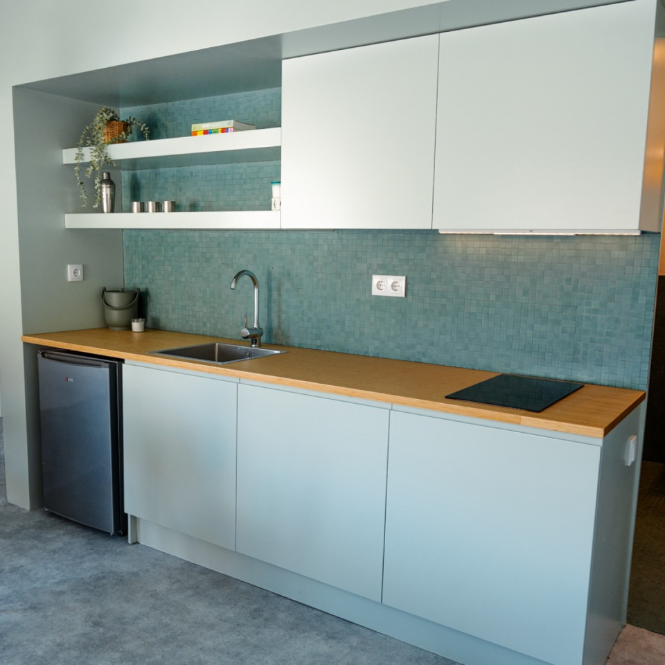 Studio - Coastal Coliving Retreat with Surfing & Wellness in Charming Esmoriz - Gallery - 20