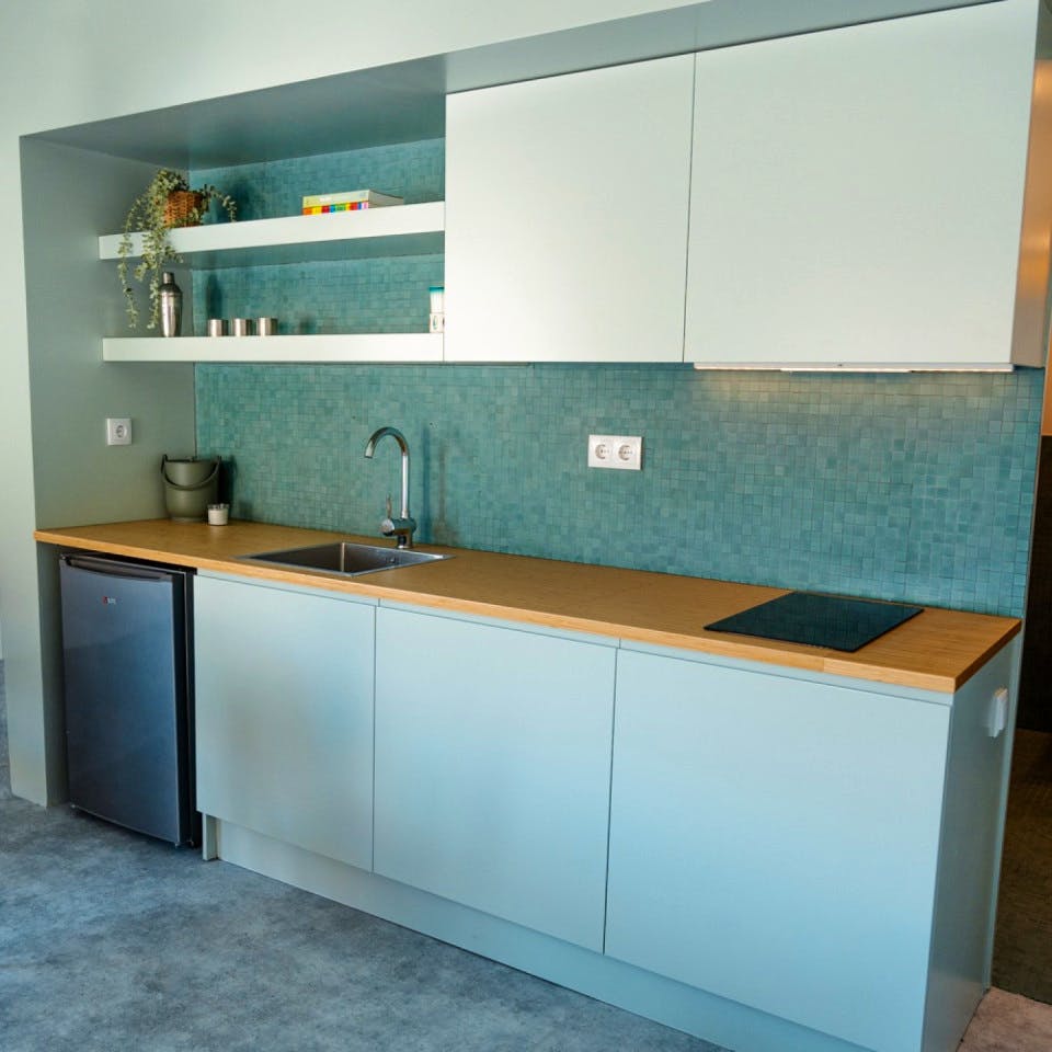 Studio - Coastal Coliving Retreat with Surfing & Wellness in Charming Esmoriz - Gallery - 4