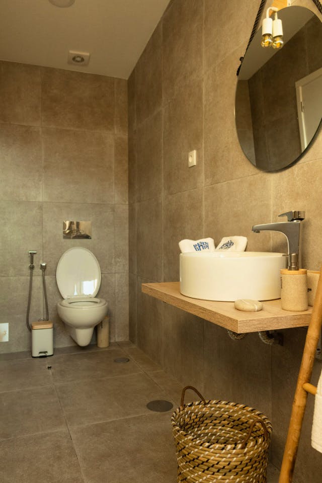 Double Suite - Coastal Coliving Retreat with Surfing & Wellness in Charming Esmoriz - Gallery - 10
