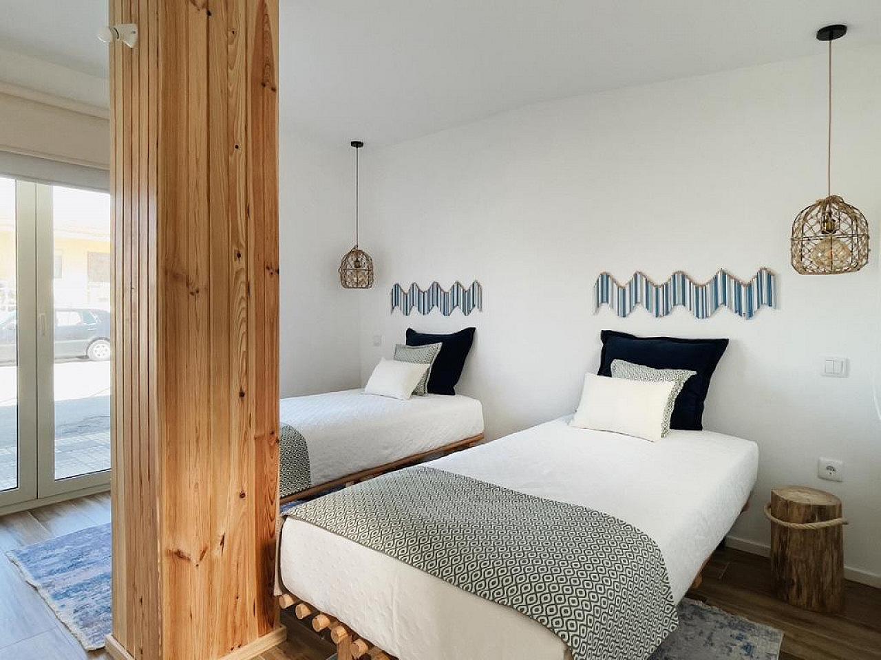Twin Room - Coastal Coliving Retreat with Surfing & Wellness in Charming Esmoriz - Gallery - 19