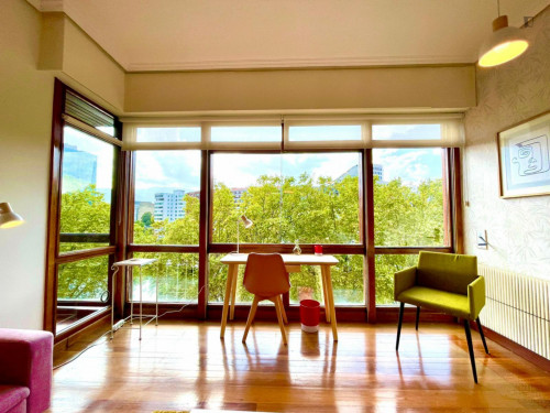 Large double bedroom in Matiko