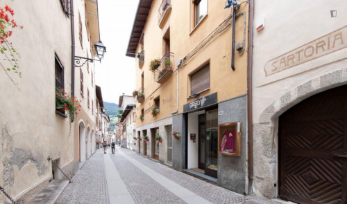 Stunning 2-Bedroom apartment in the old town of Bormio