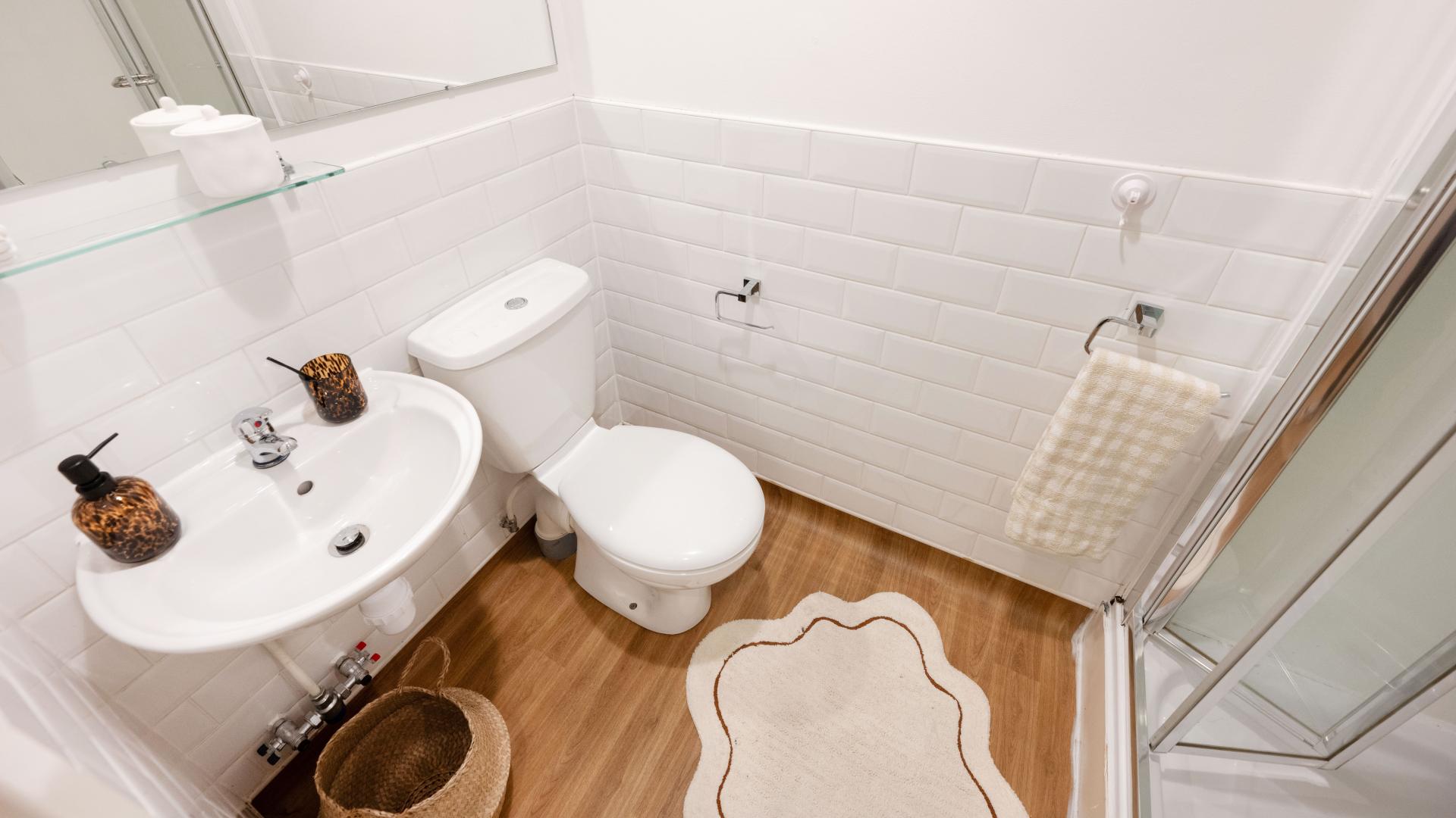 6 Bed Classic En-Suite - 8