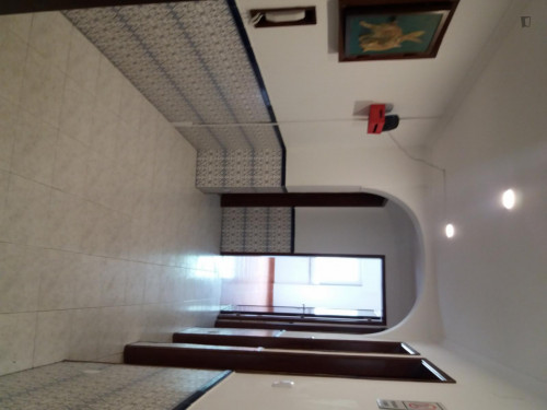 Bright twin bedroom in Agualva-Cacém