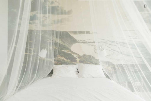 Appealing double bedroom in Sunny Arrifana