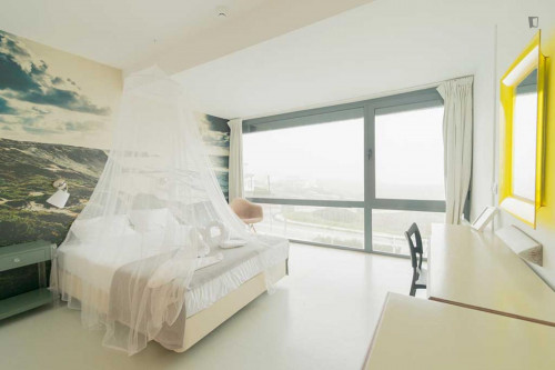 Appealing double bedroom in Sunny Arrifana