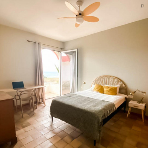 Excellent double ensuite bedroom in Ponta