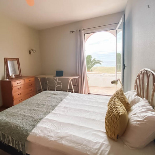 Excellent double ensuite bedroom in Ponta