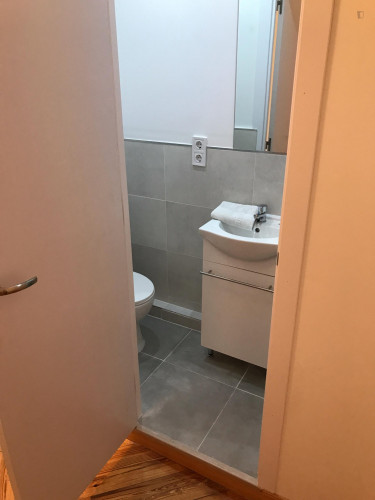 Student-friendly studio in Gaztambide - Gallery - 5