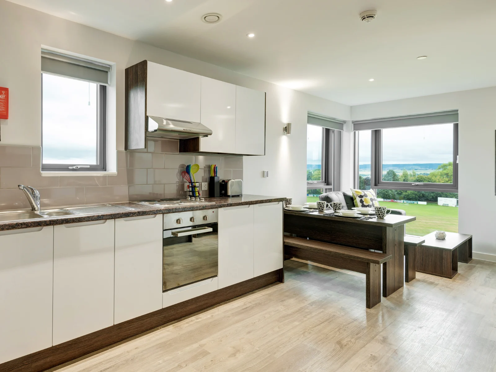 Standard En Suite - Cricket Field Court - Gallery - 9