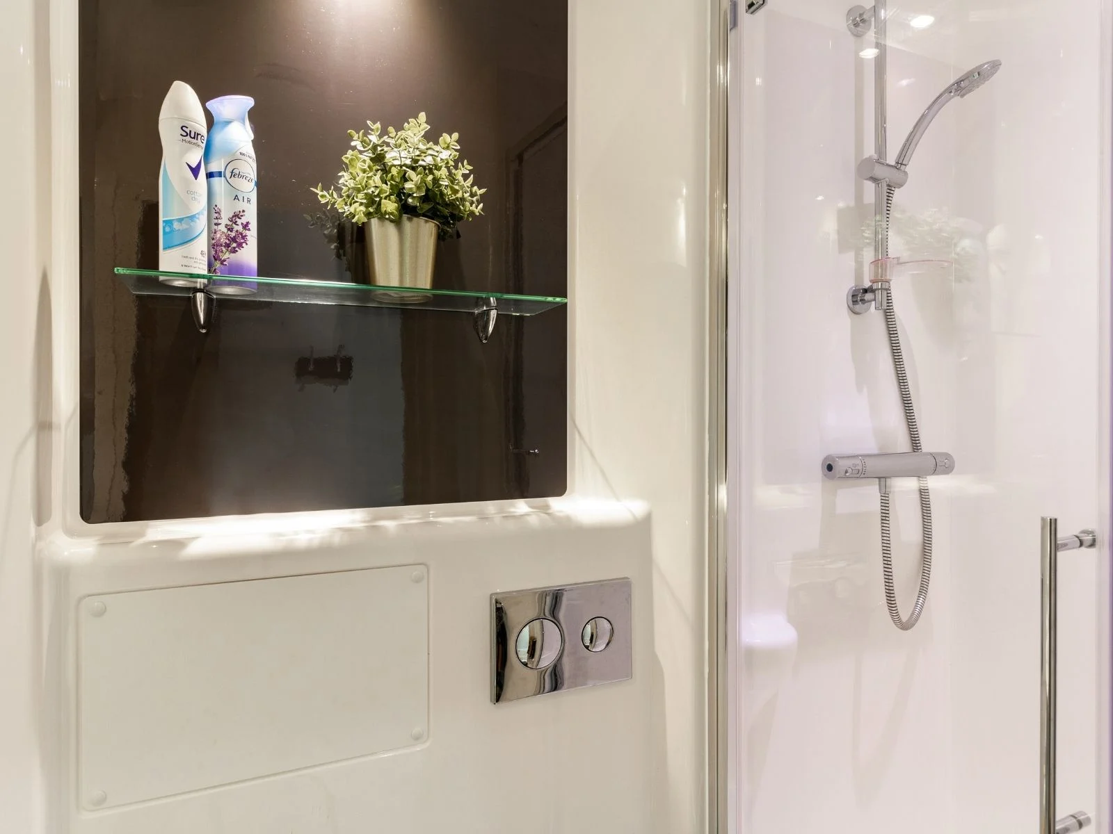 Standard En Suite - Cricket Field Court - Gallery - 6