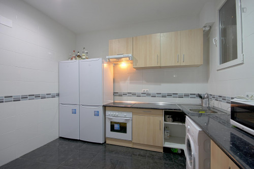 Very cool double bedroom in a 12-bedroom student flat, near the beautiful Plaza de Oriente - Gallery - 3