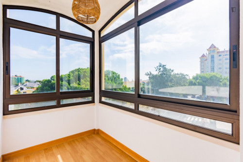 Spacious 3-Bedroom apartment with balcony in Bairro do Rosário