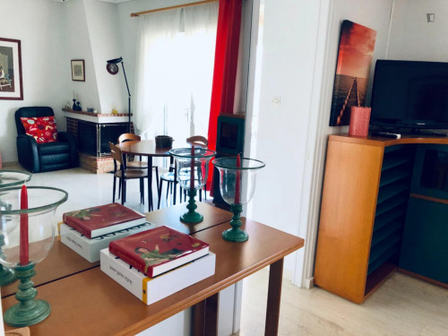 Stunning 2-bedroom near center of Varkiza - Gallery - 15