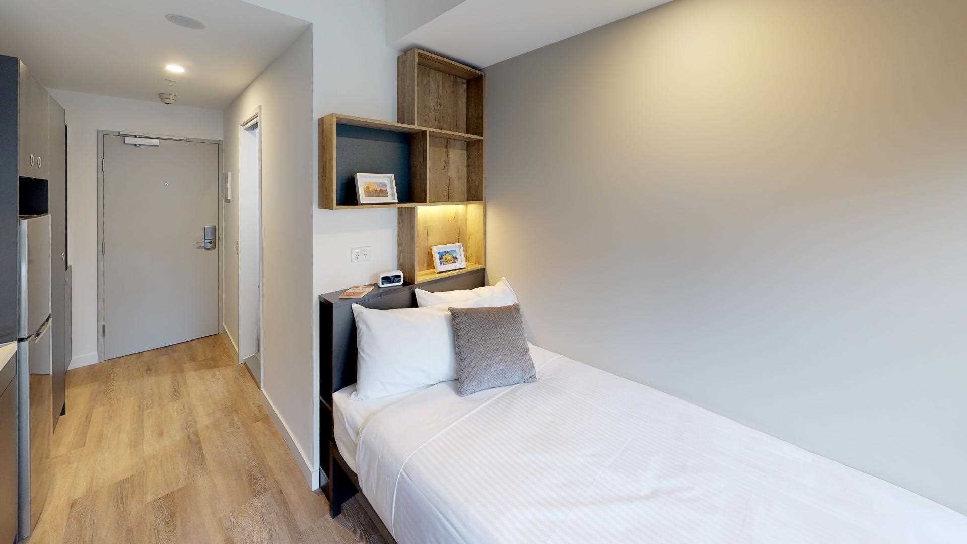Studio With Terrace - UniLodge Royal Melbourne - Gallery - 6