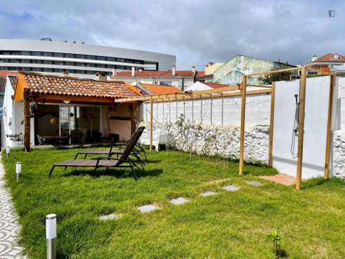 Amazing house with a beautiful garden in Ponta Delgada
