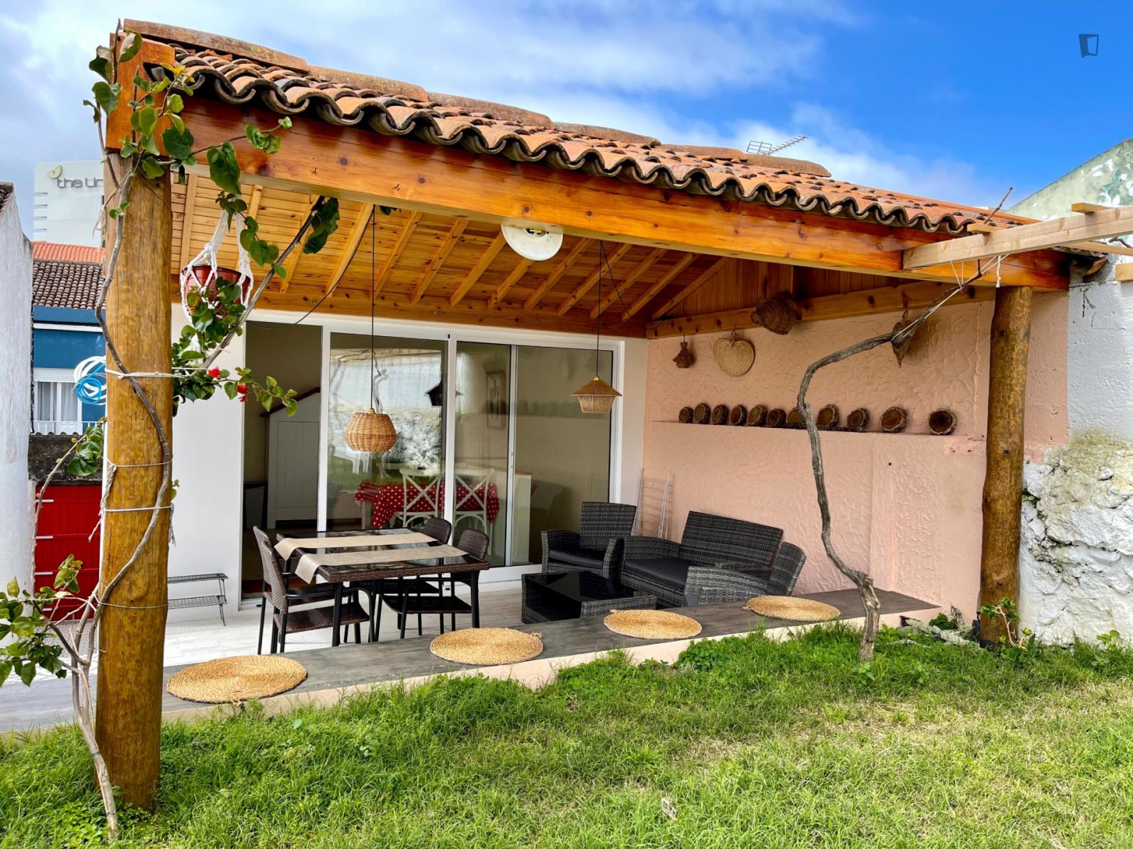 Amazing House With A Beautiful Garden In Ponta Delgada - Amazing house with a beautiful garden in Ponta Delgada - Gallery - 1