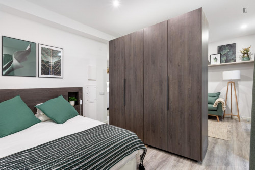 Elegant and spacious studio in São Bento