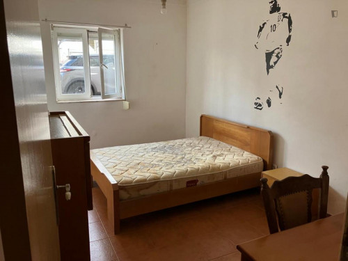 Charming double bedroom close to Reboleira metro station
