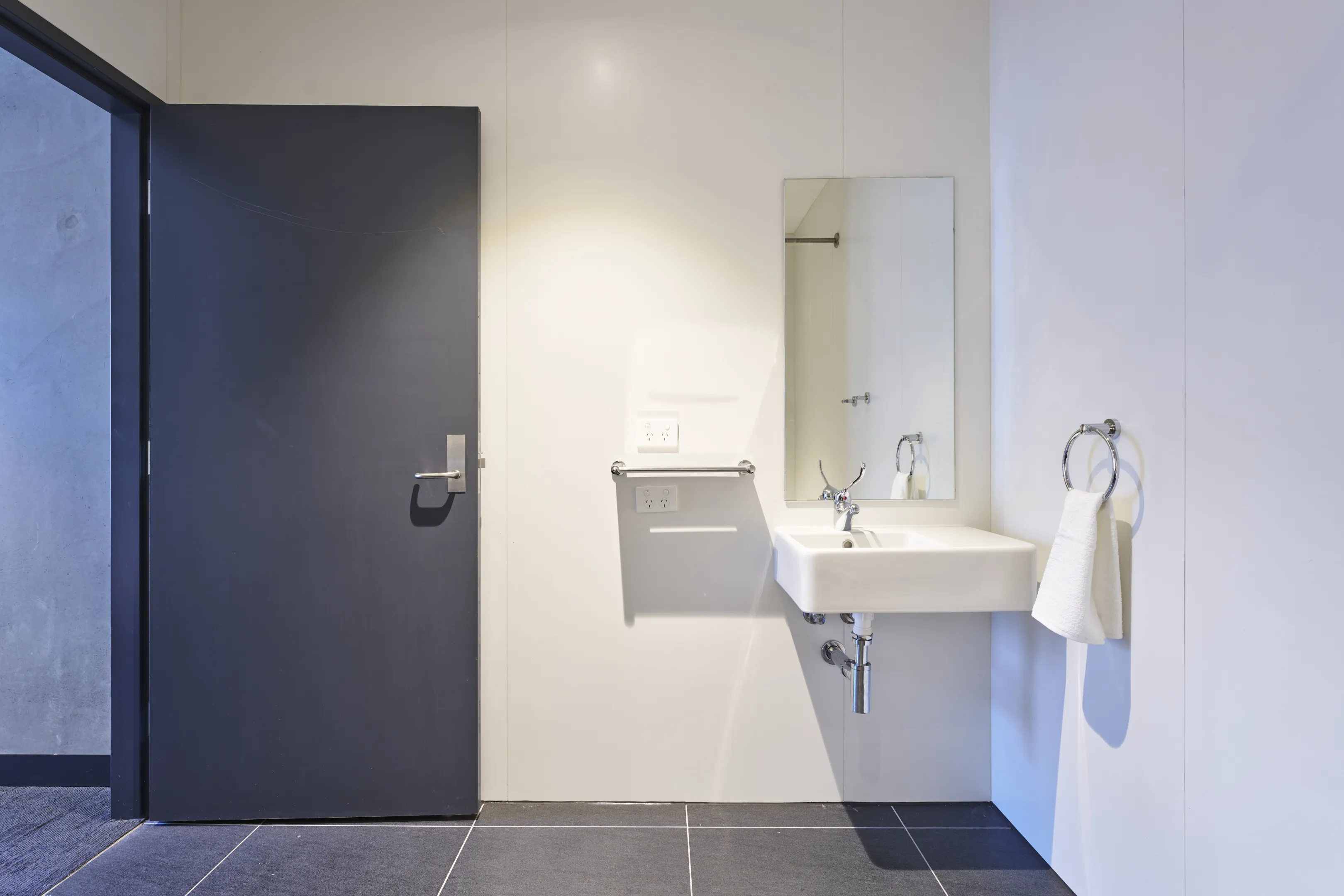  Superior Ensuite  -  UniLodge Lincoln House  - Gallery -  9