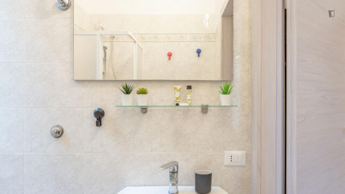 Artistic 2-Bedroom apartment close to Piazza Della Vittoria