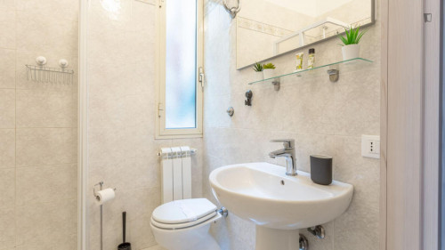 Artistic 2-Bedroom apartment close to Piazza Della Vittoria