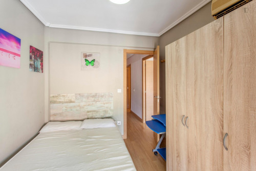 Single bedroom in 4-bedroom apartment  - Gallery -  3