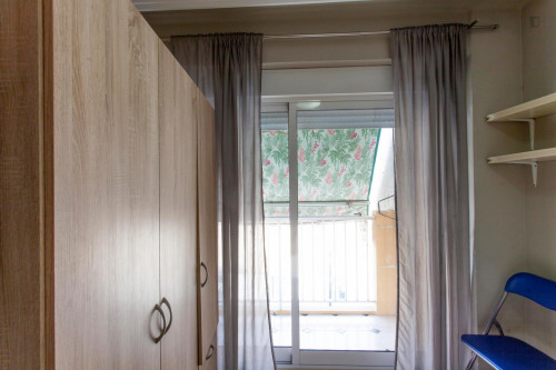 Single bedroom in 4-bedroom apartment  - Gallery -  2