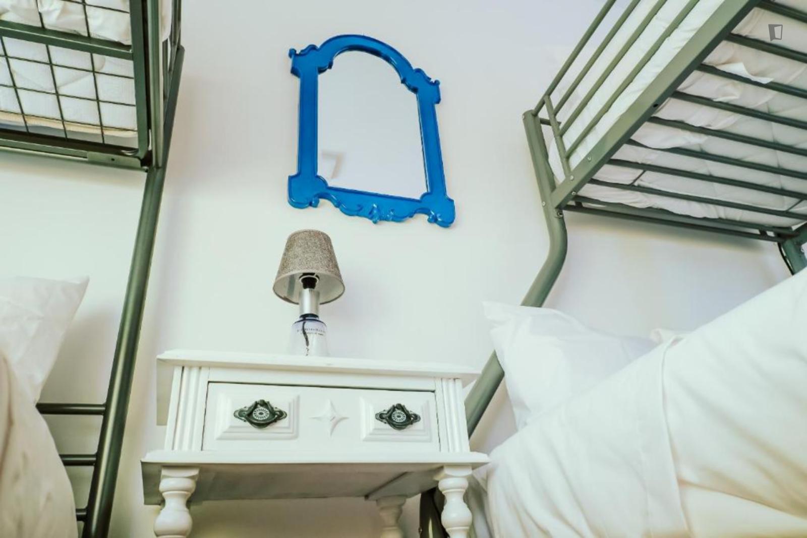 Pleasant 5-Bed Dorm In Restelo, A Modern And Colourful Hostel - 1