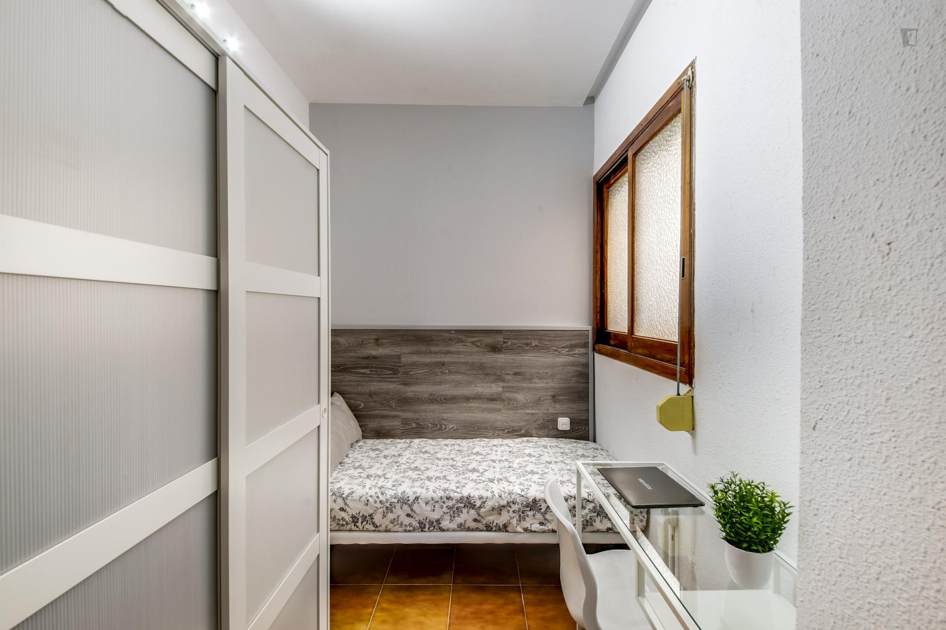 Appealing double bedroom near the Plaça de la Reina