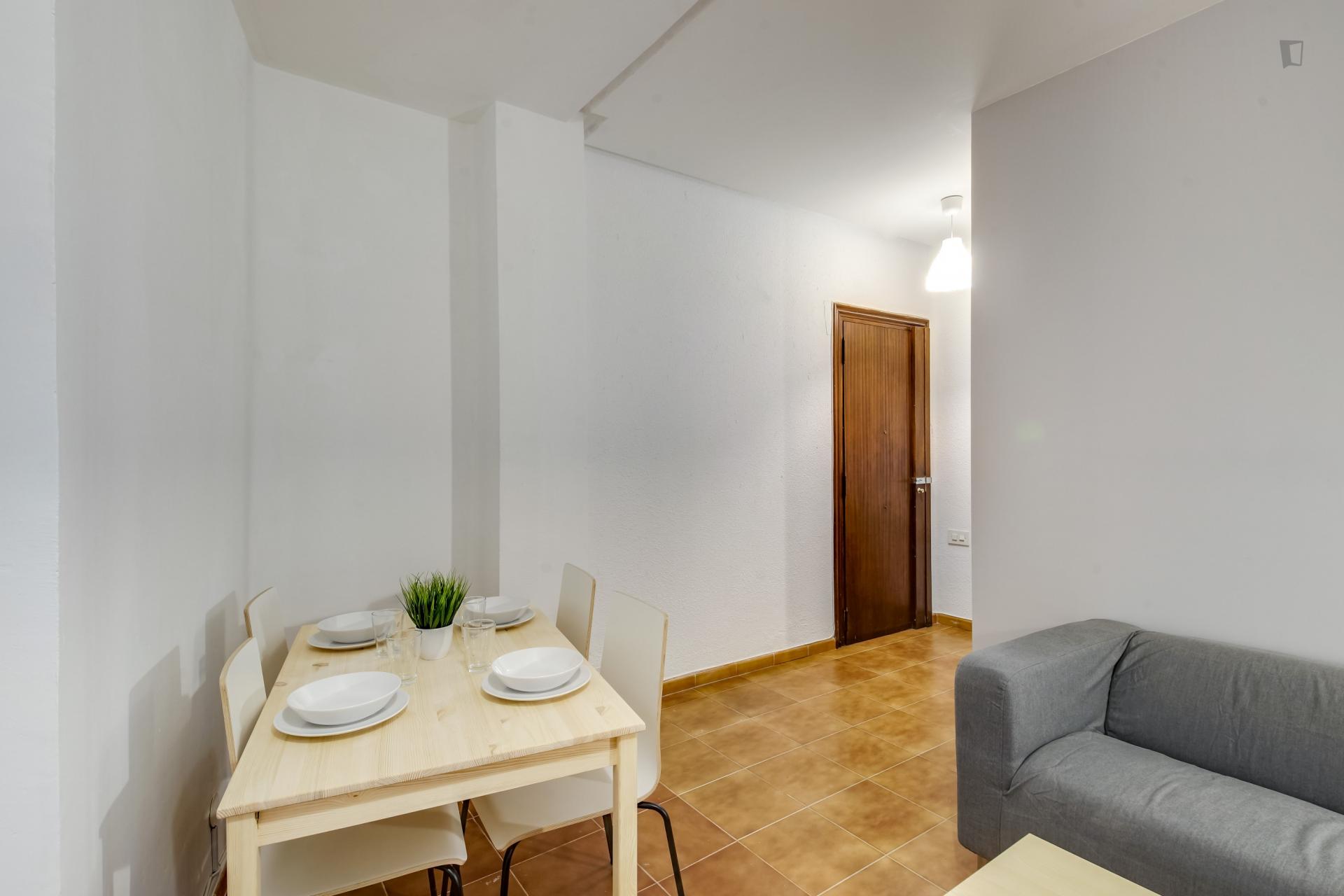 Appealing double bedroom near the Plaça de la Reina