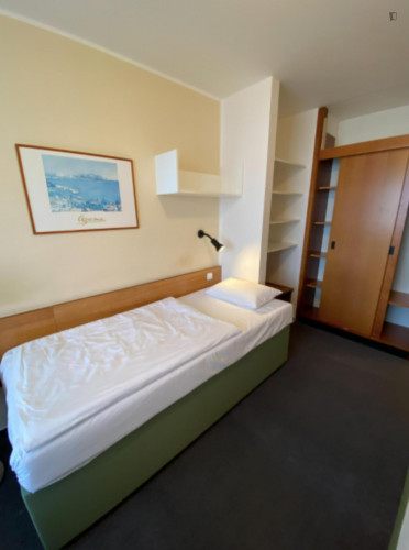 Bed in an ensuite twin bedroom, in a hotel near Přírodní park Košíře-Motol - Gallery - 2