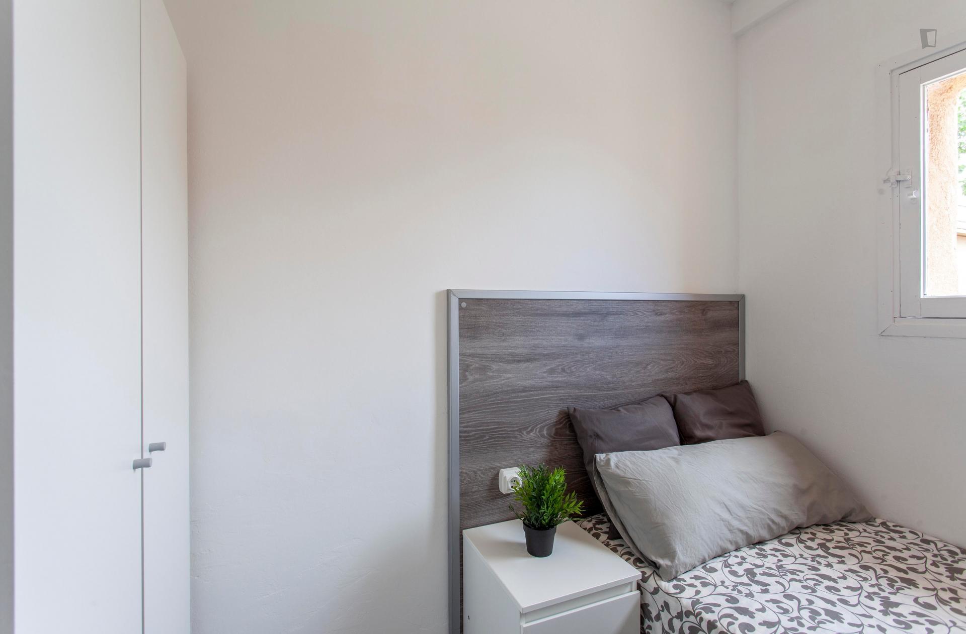 Lovely single bedroom close to ITI - Instituto Tecnológico de Informática