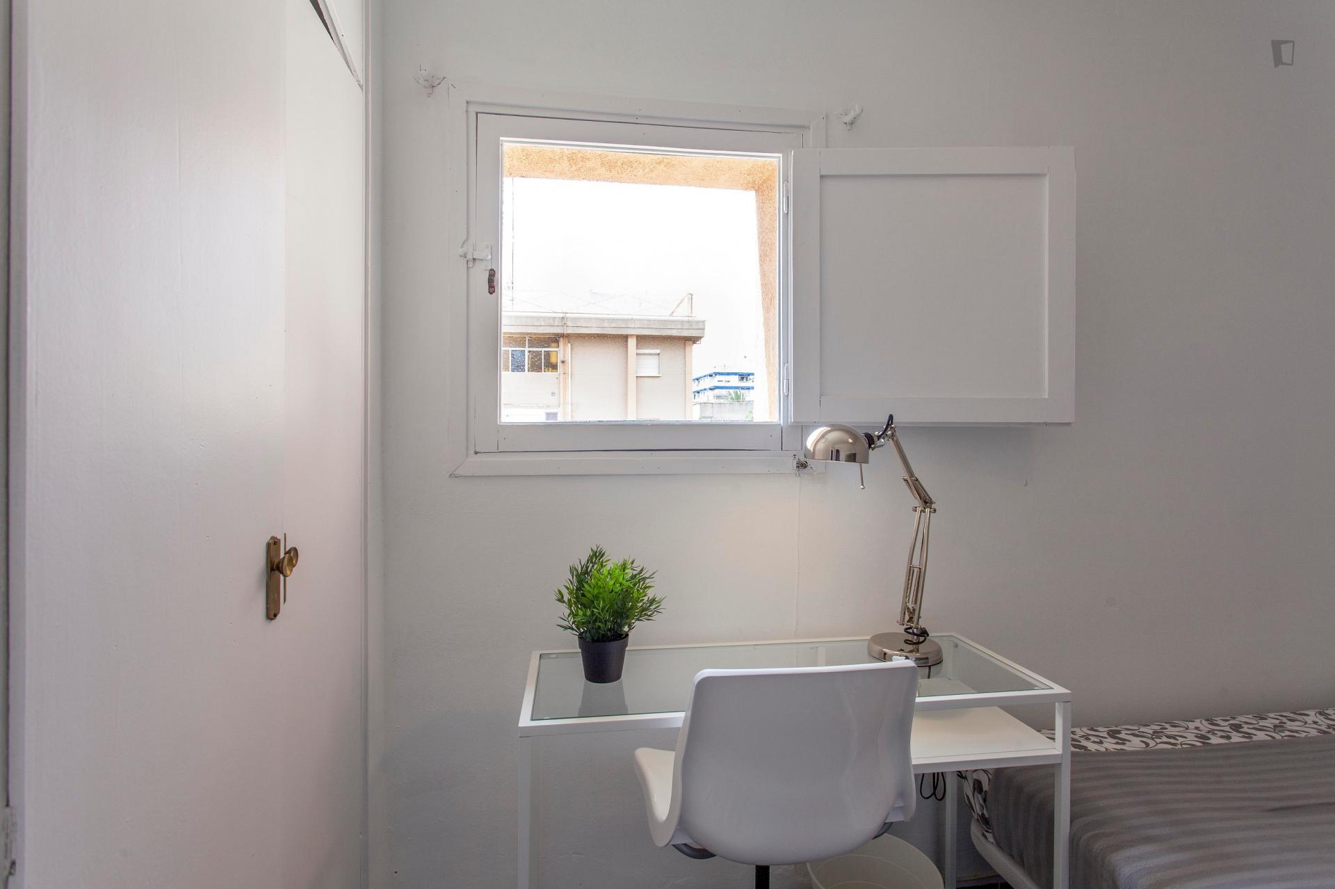 Charming double bedroom close to Facultat d'Economia (UV)