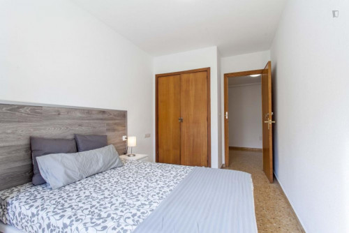 Lovely double bedroom next to Tormos  - Gallery -  3