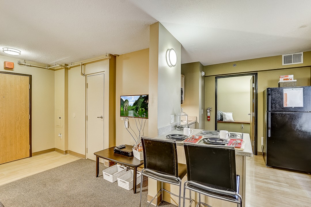 Two Bed Apartment - B1 - The Towers on State - Gallery - 4