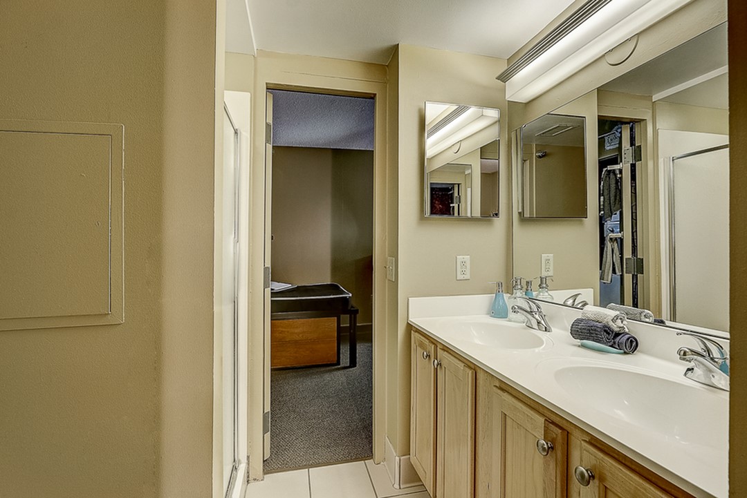 Two Bed Apartment - B1 - The Towers on State - Gallery - 3