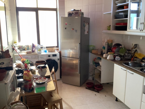 Nice double bedroom with a balcony, in Oeiras