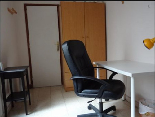 Cosy and warm single bedroom in El Clot