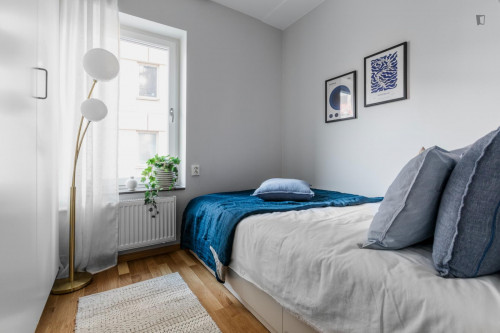 Cosy ensuite bedroom in a residence, close to Kallebäckdirten park